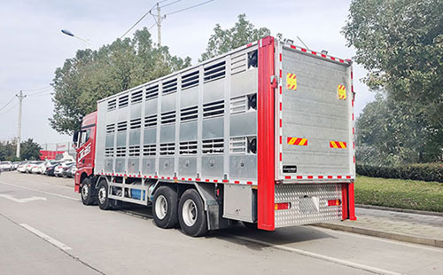 运猪车